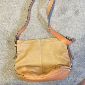 Elegant Tan Leather Shoulder Bag
